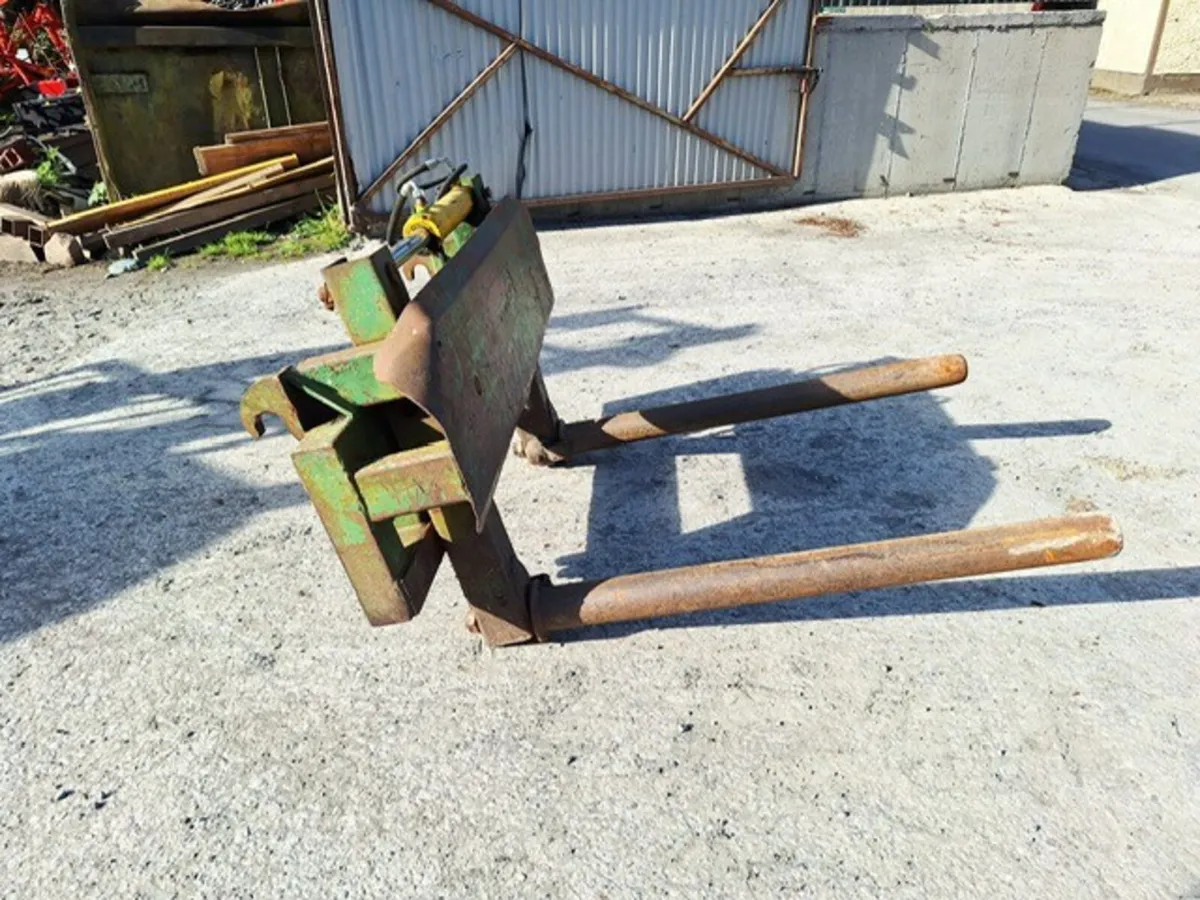 Rossmore Bale Handler (25425) - Image 2