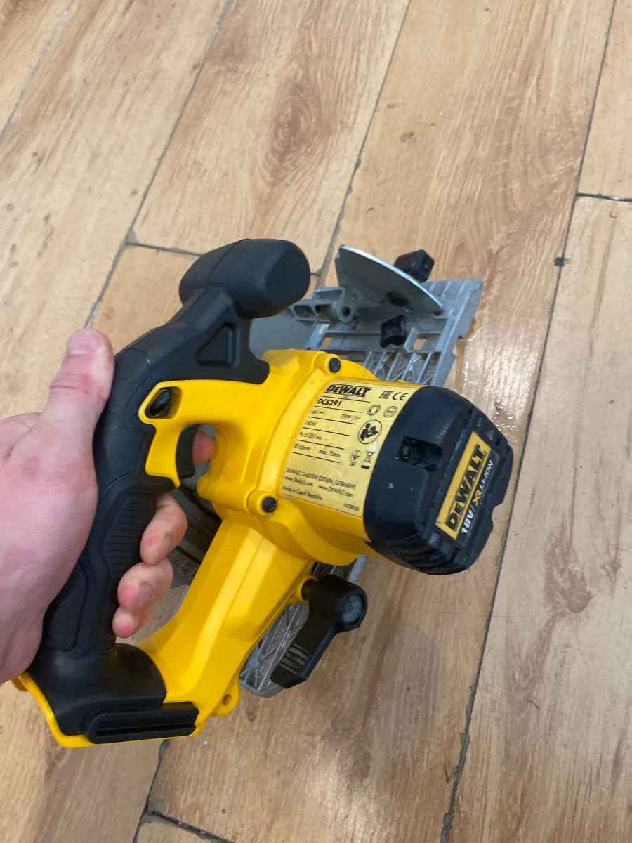 Dewalt 18V circular saw - Image 2