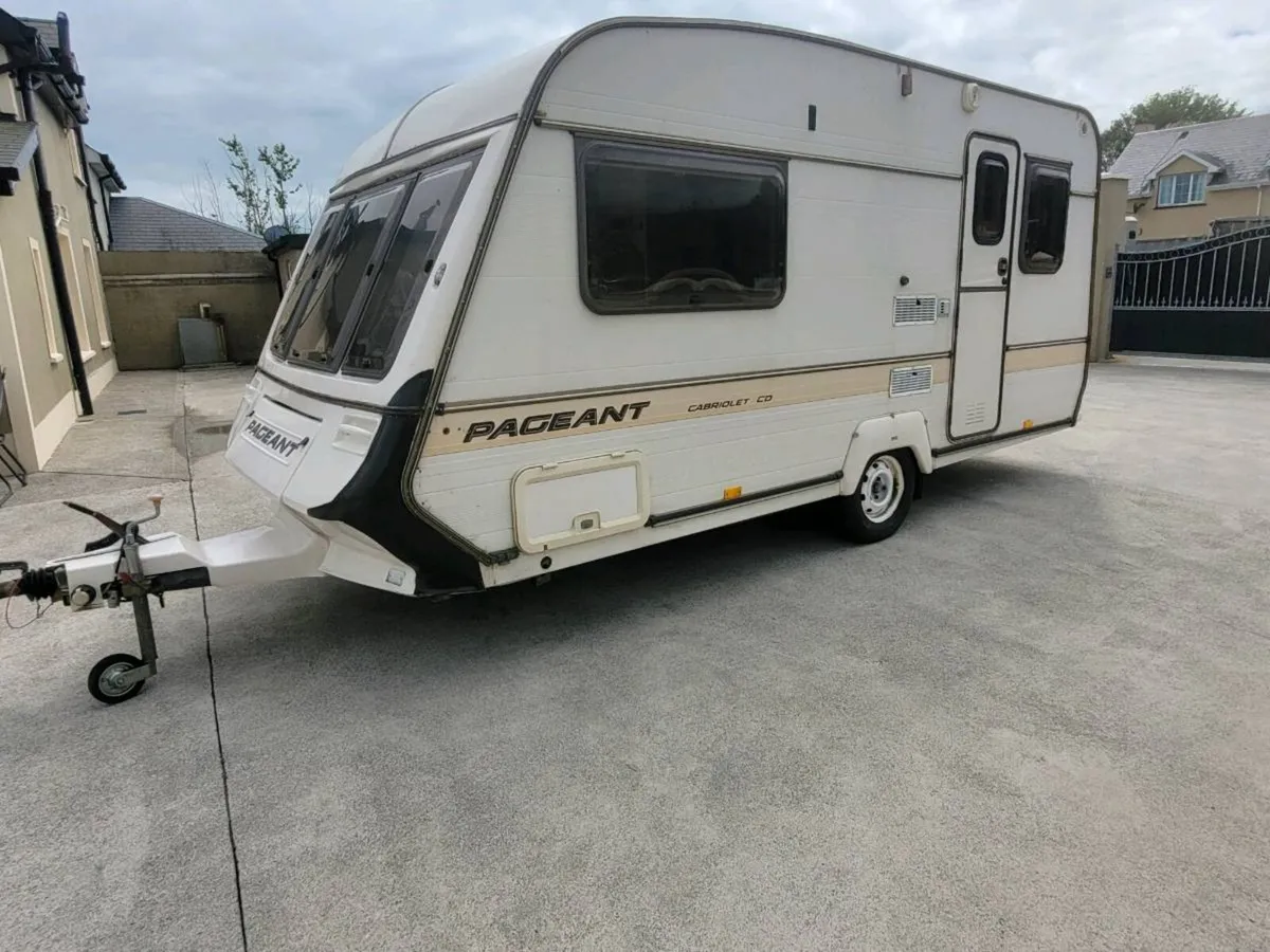 2/3 bert Bailey paegent caravan - Image 2