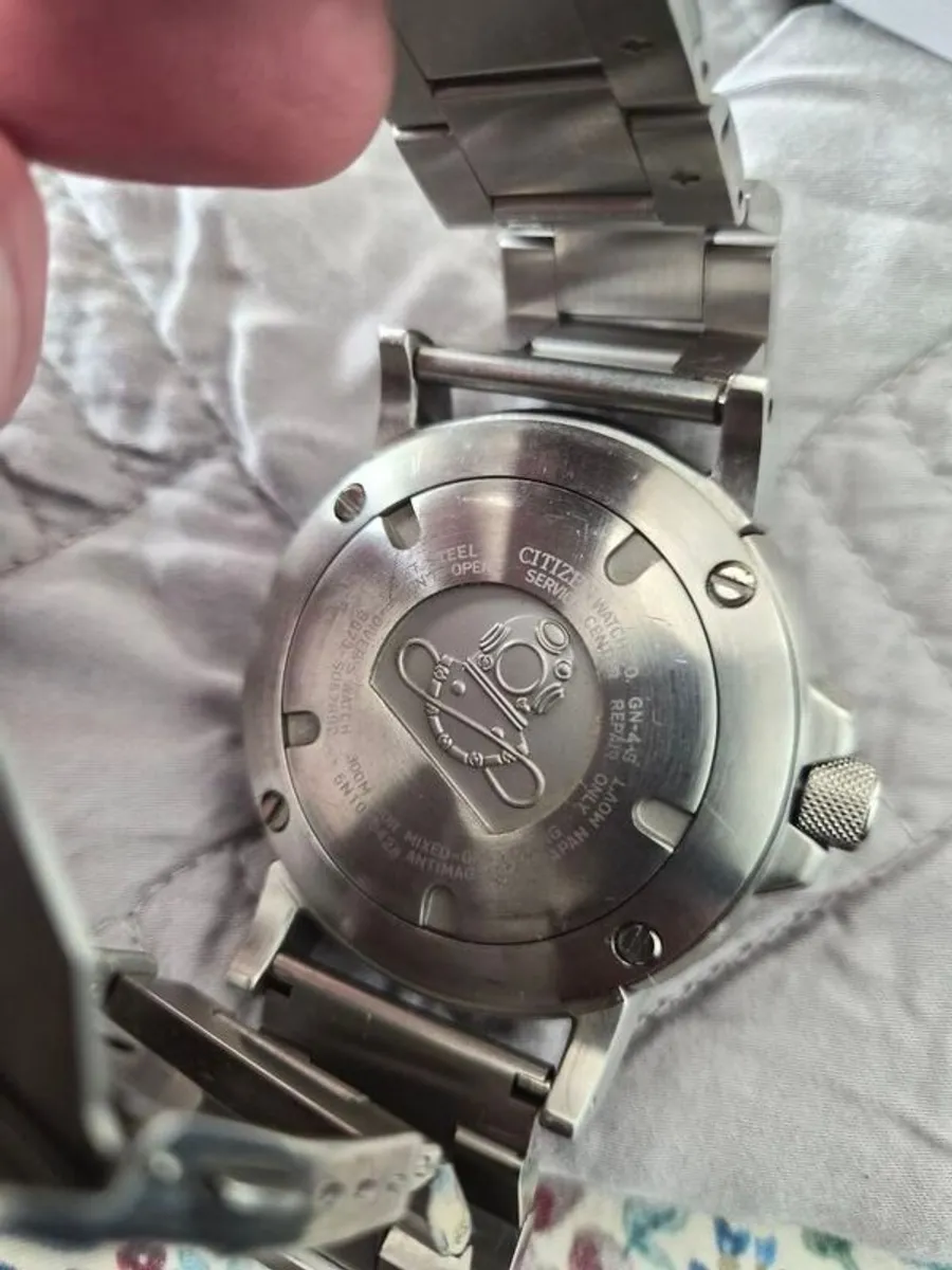 Scuba Divers watches and computer - Image 3