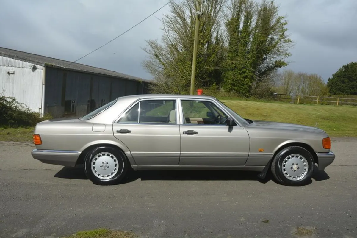Mercedes 300SE - Image 4