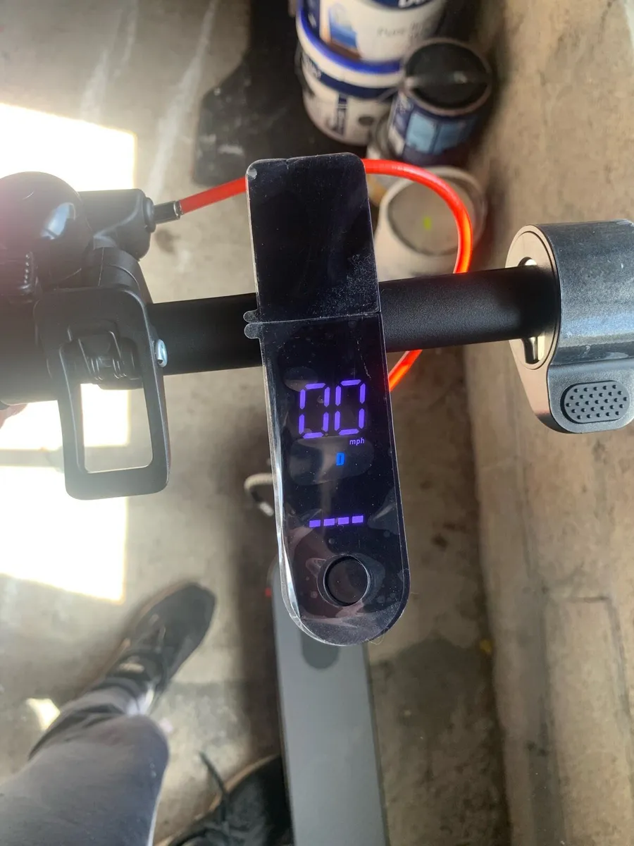 Electric scooter - Image 2
