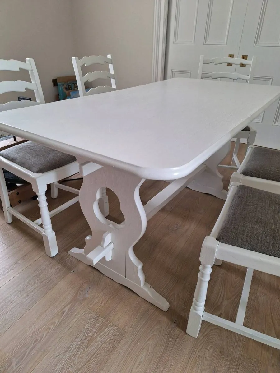 Kitchen table and 5 chairs - Image 3