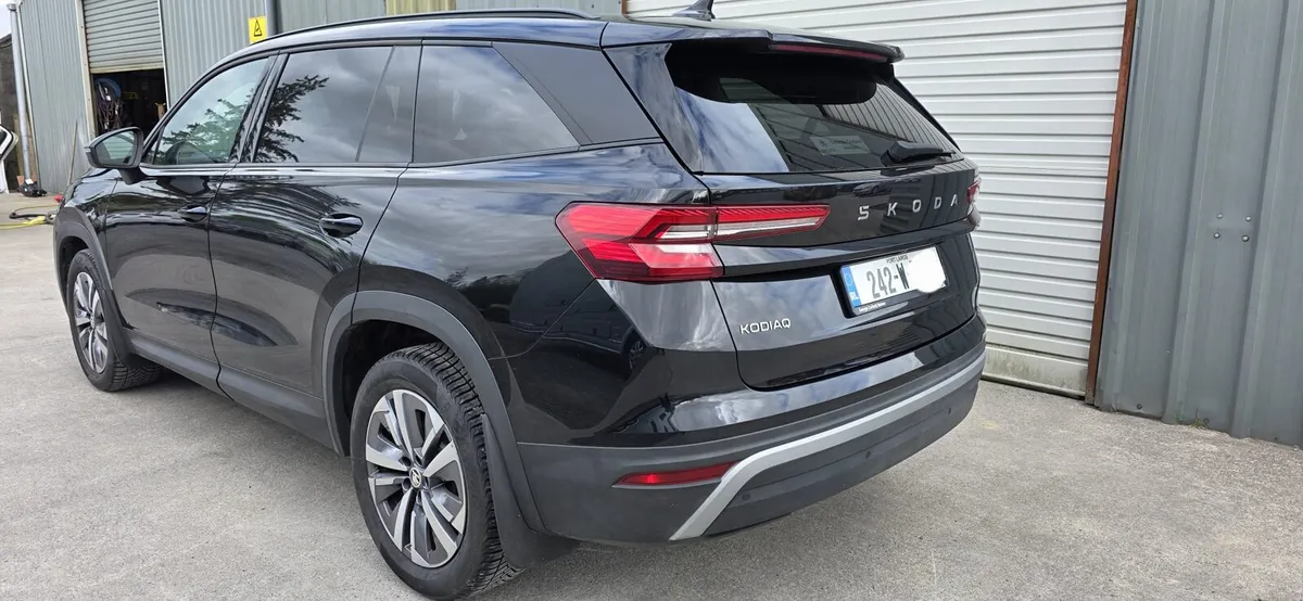 242 SKODA KODIAQ AUTO - Image 4