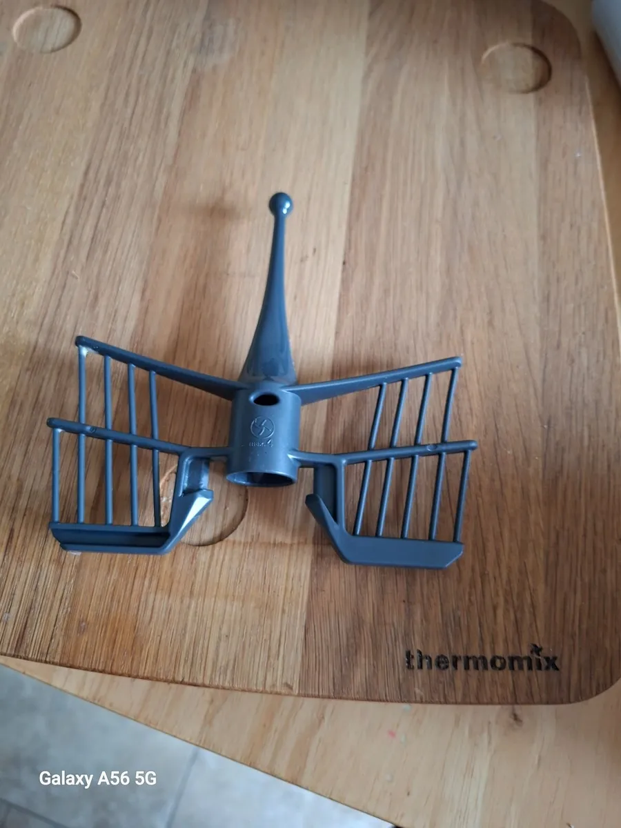 Thermomix TM6 with many accessories - Image 2