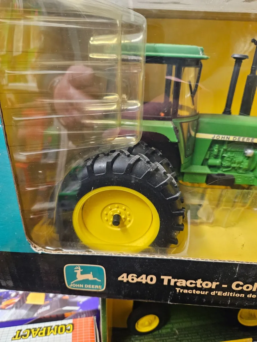 Britain's ERTL John Deere 4640 Tractor 1.16 - Image 4