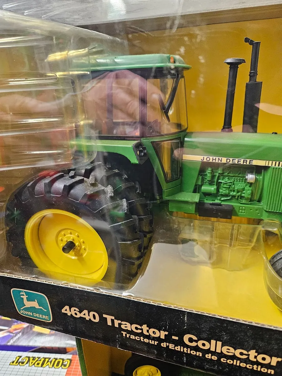 Britain's ERTL John Deere 4640 Tractor 1.16 - Image 3