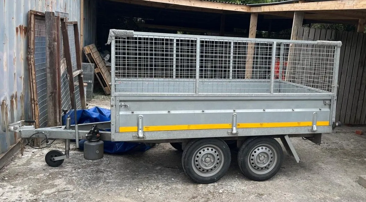 Trailer - Twin Axel Hand pump tipper trailer - Image 2