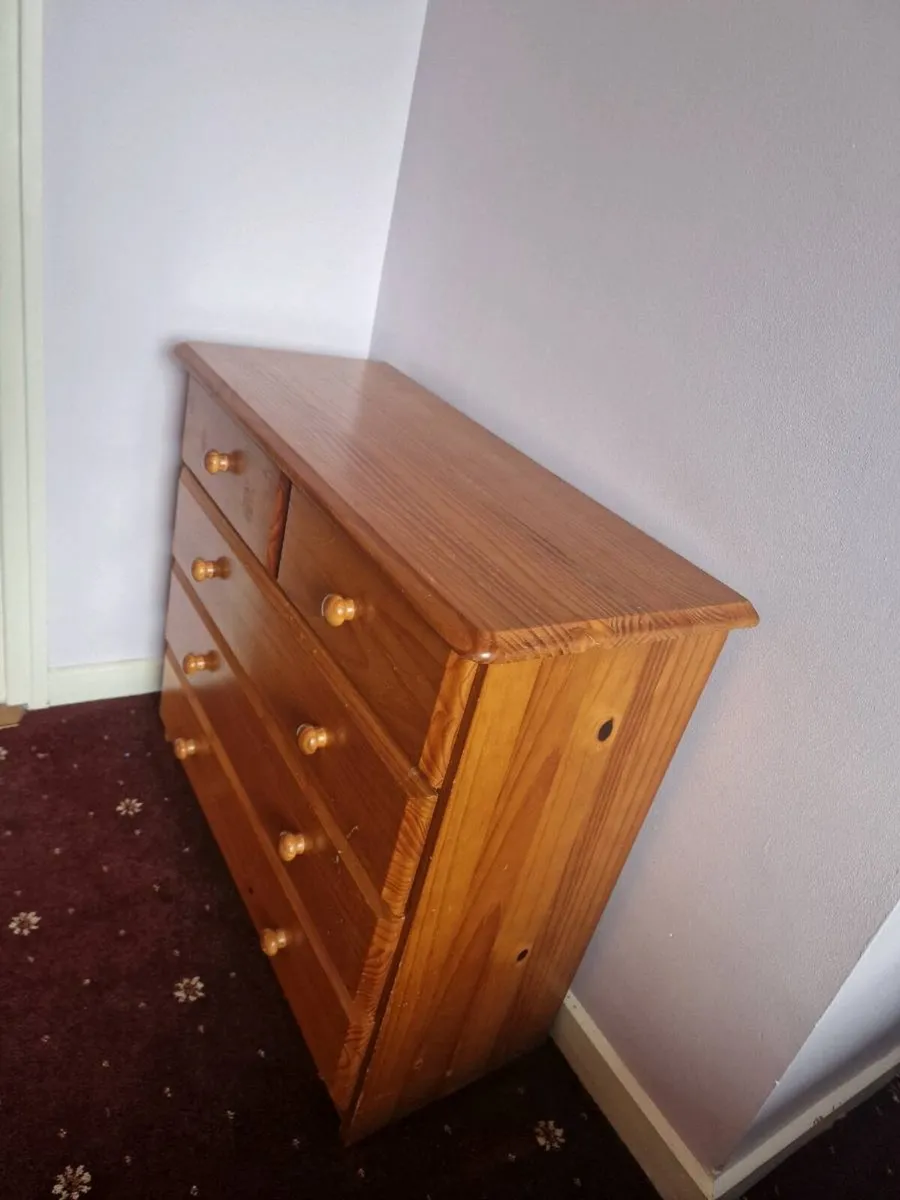 Standalone Bedroom Cupboard - Image 2