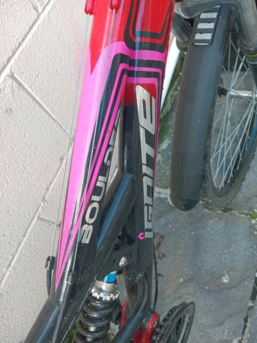 Girls bicycle as new - Image 2