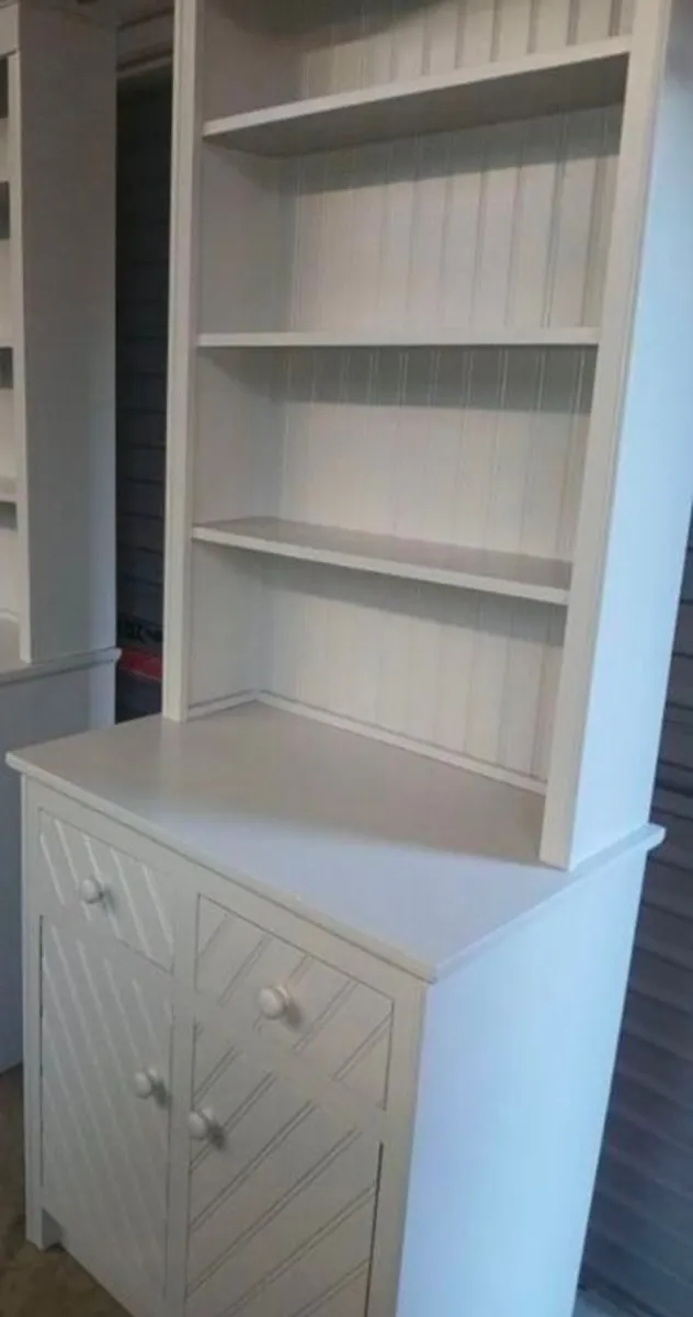 Dresser - Image 1