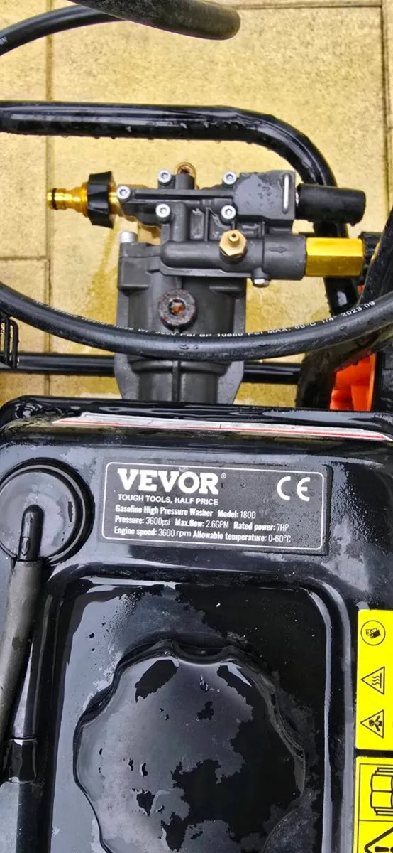 Gas power washer - Image 1