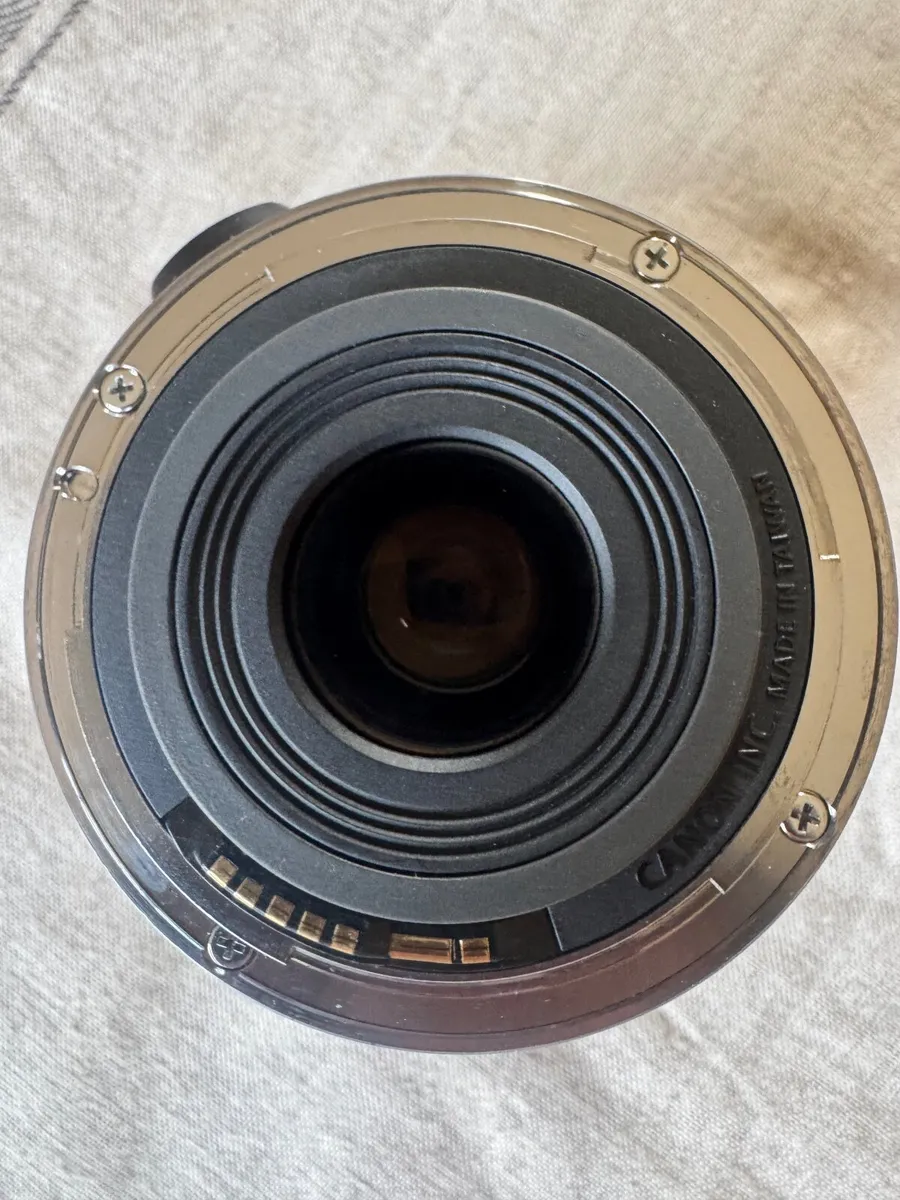 Canon Efs 60mm Macro lens - Image 2