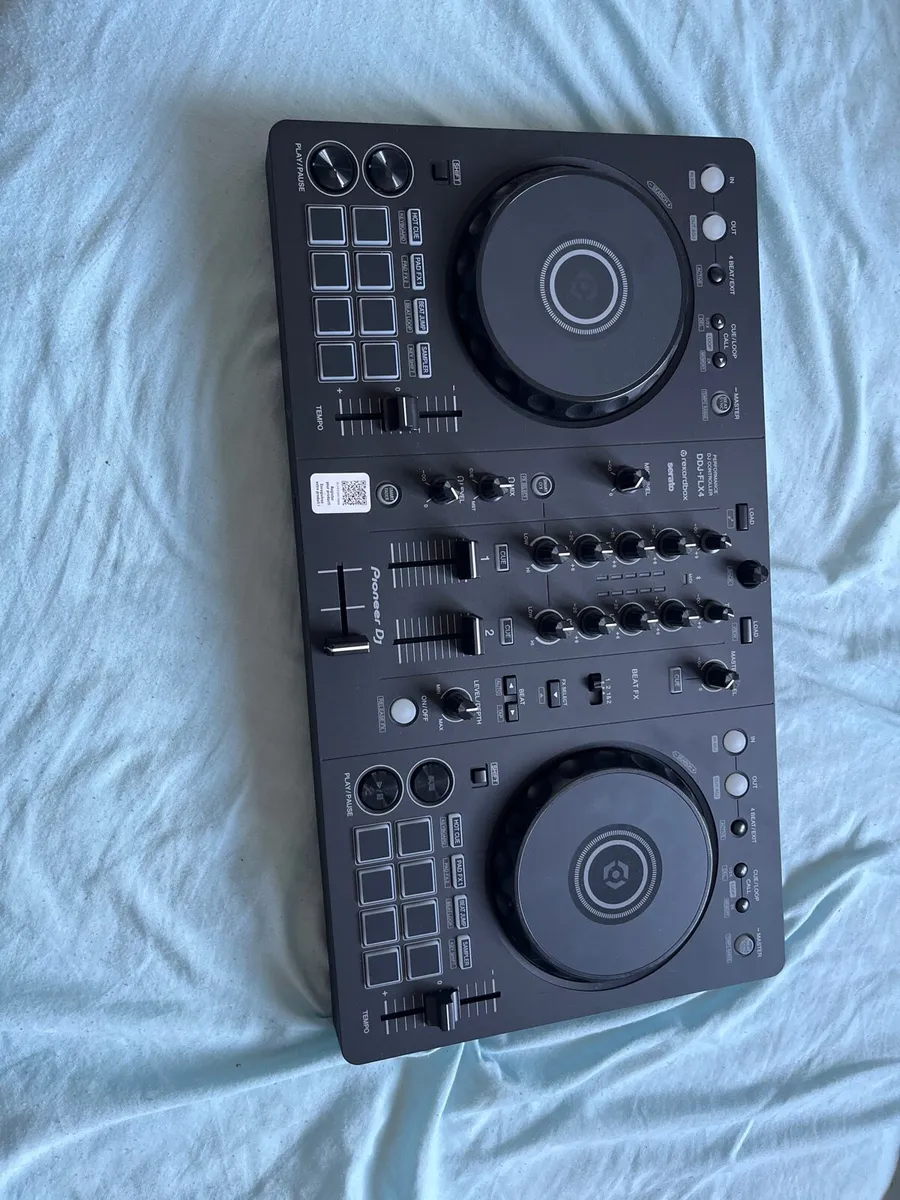 DDJ FLX4 controller