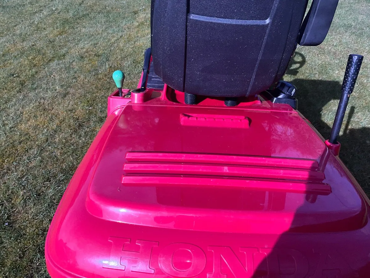 Honda 2417 Mower - Image 4