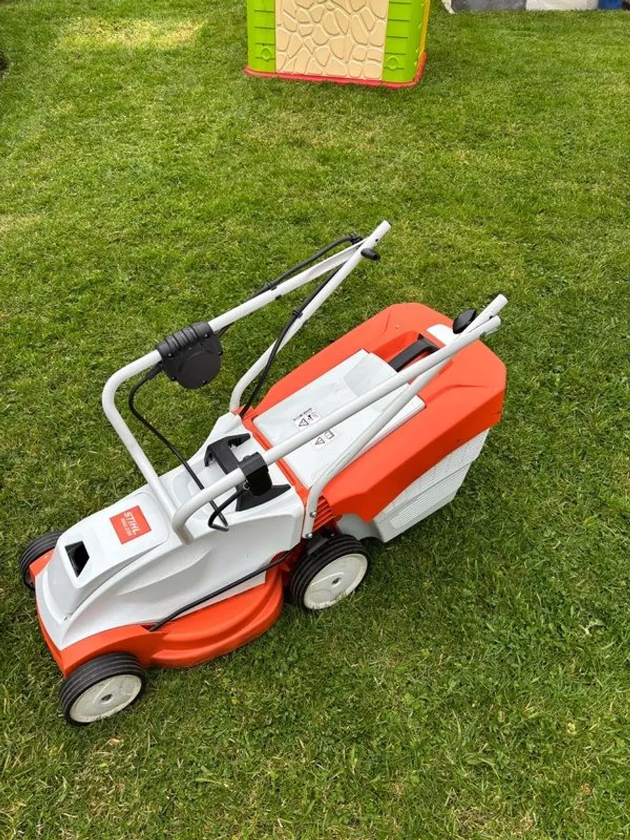 Still Battery Lawnmower - Image 1