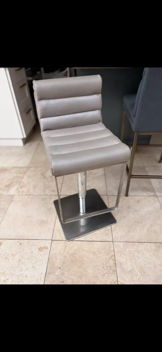 Bar stools - Image 2