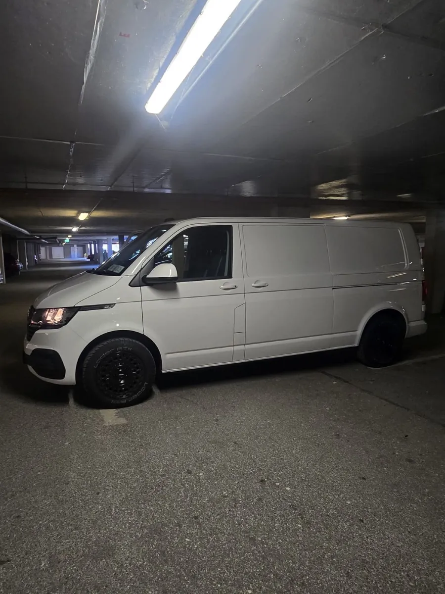 Volkswagen Transporter 2024 - Image 4