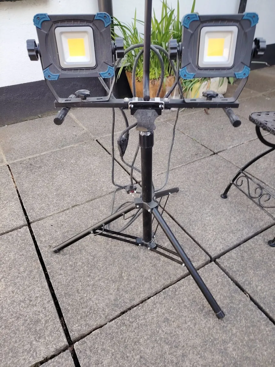 Twin work lights on tripod stand. (Led lights) - Image 1