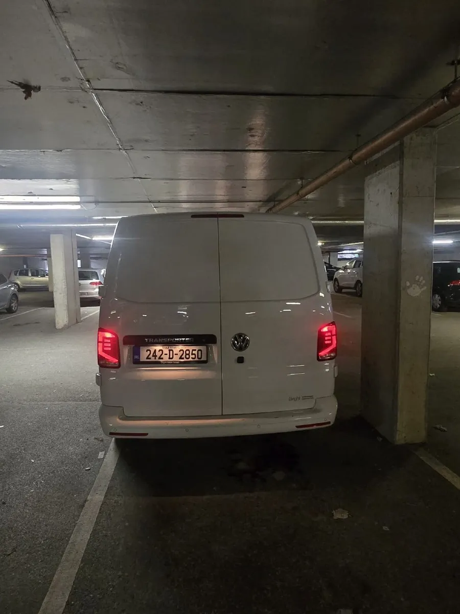 Volkswagen Transporter 2024 - Image 3