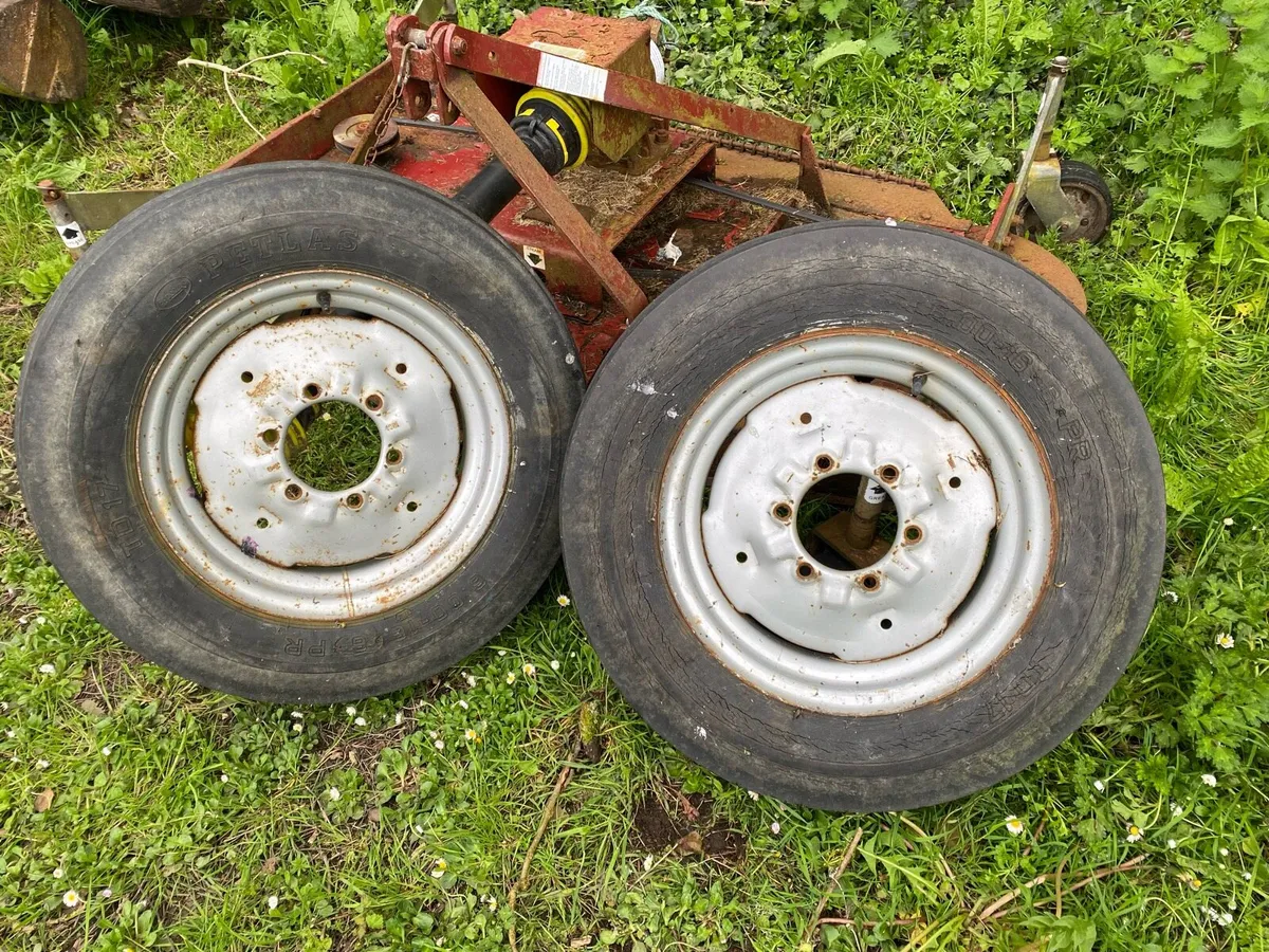 Massey 135 /Ford 2000/3000 front wheels - Image 1