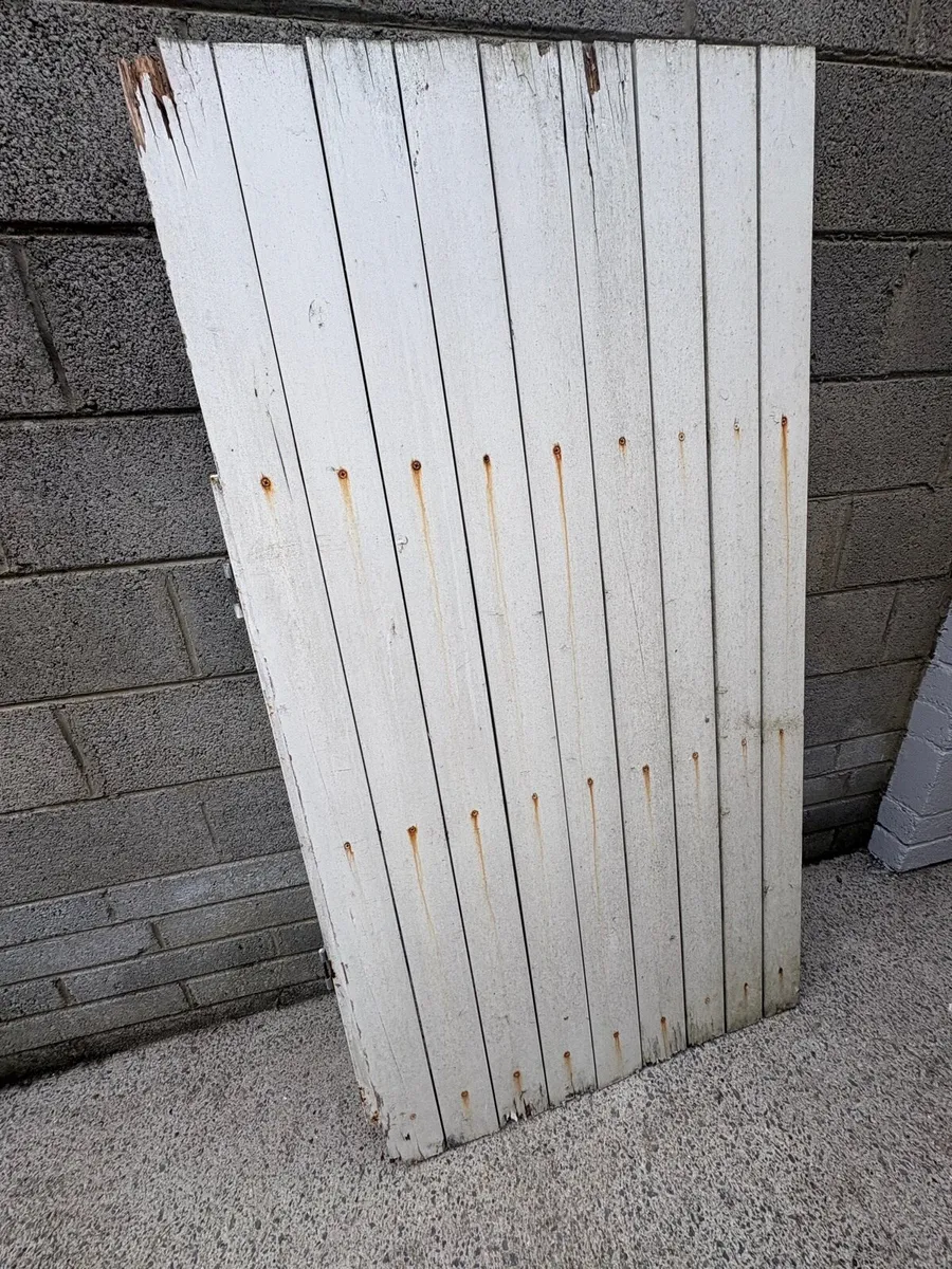Free - Side Gate - Image 1
