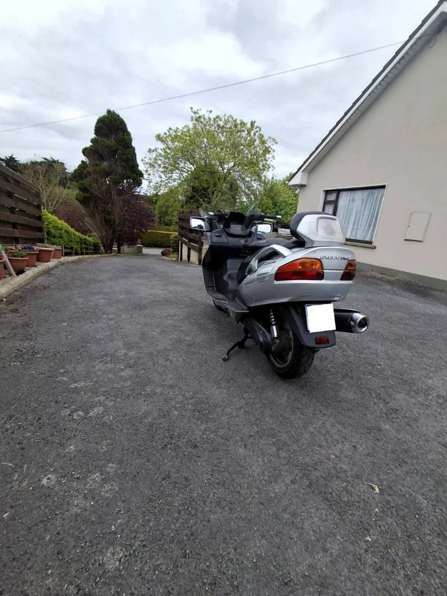 Suzuki Burgman 650 - Image 2
