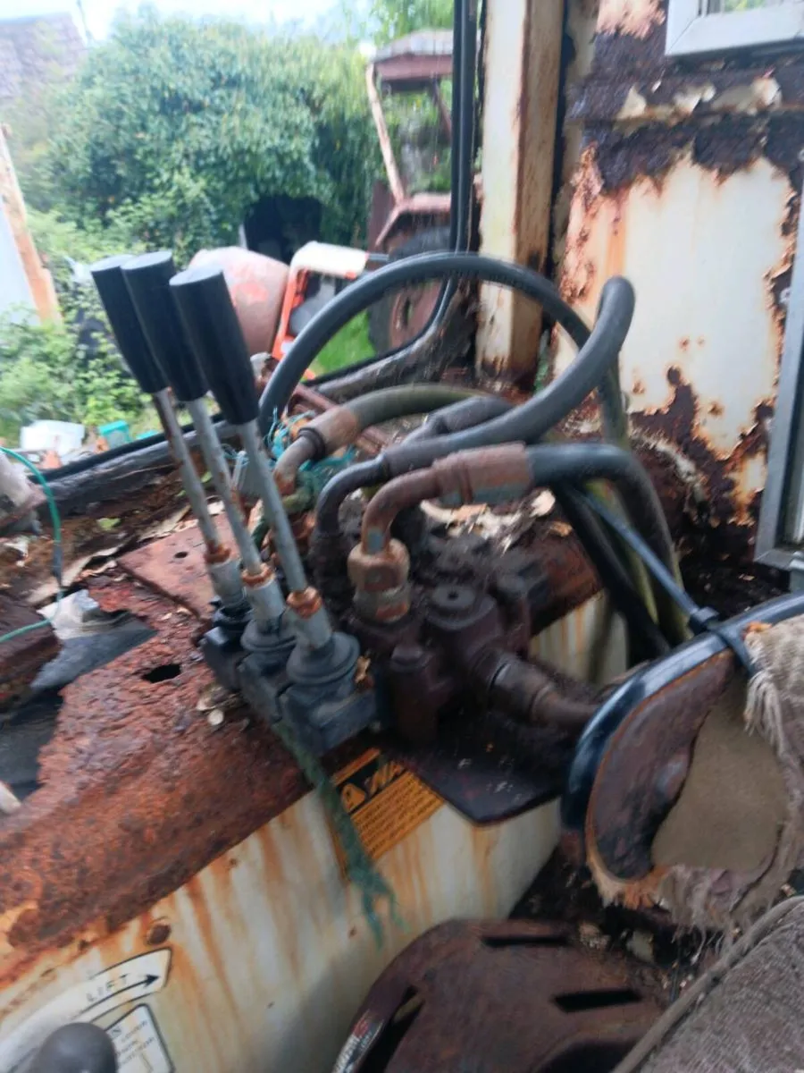 Quicke loader - Image 4