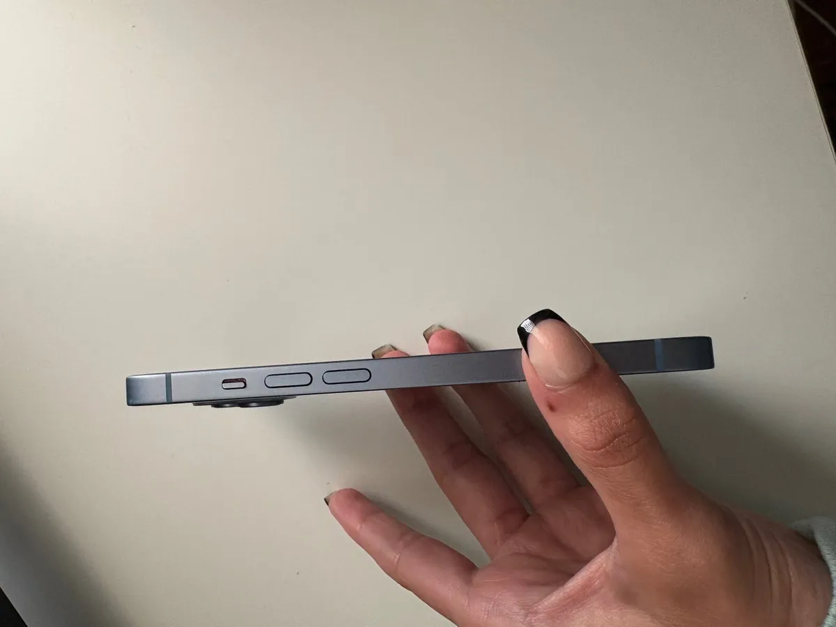 iPhone 14 - Image 4