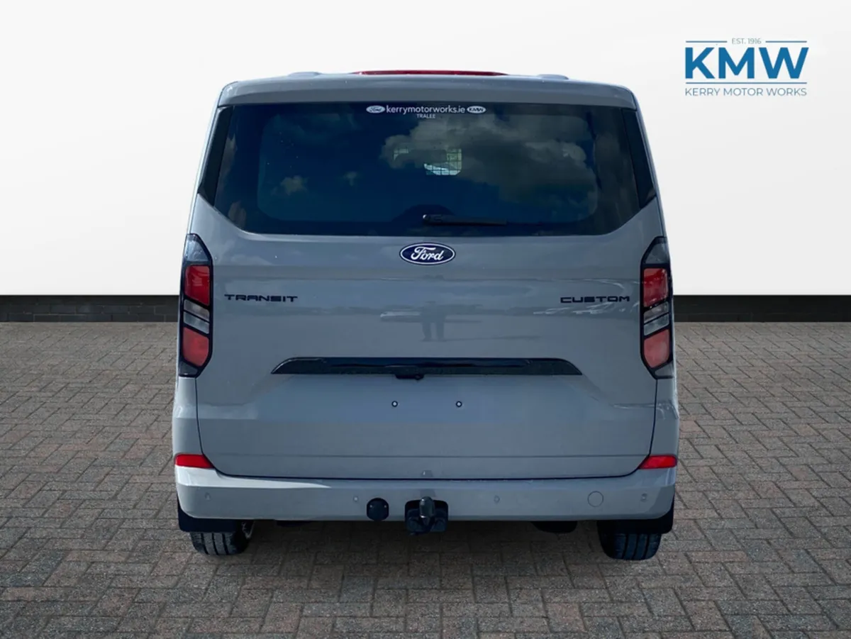 Ford Transit Custom REGULAR CARGO Limited/Titanium - Image 4