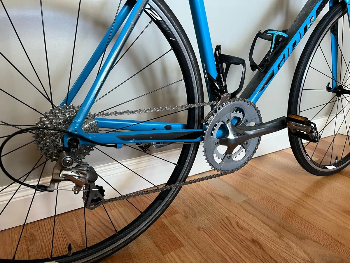 Giant Contend Road Bike - Image 4