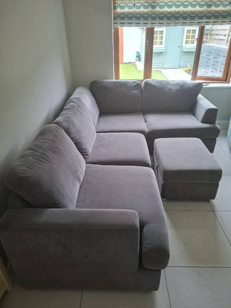 Corner Couch - Image 1