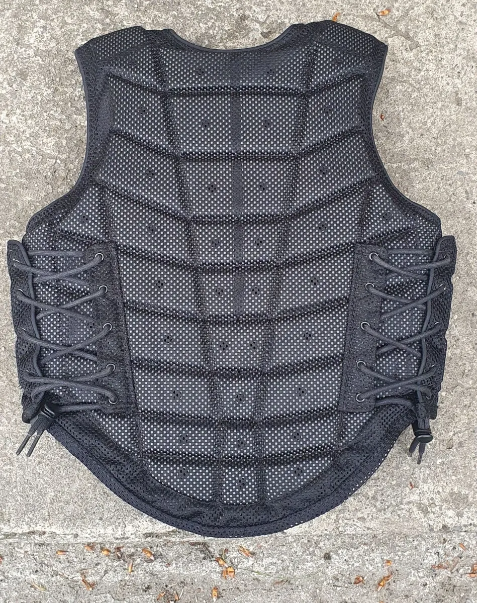 Child's back protector - Image 4