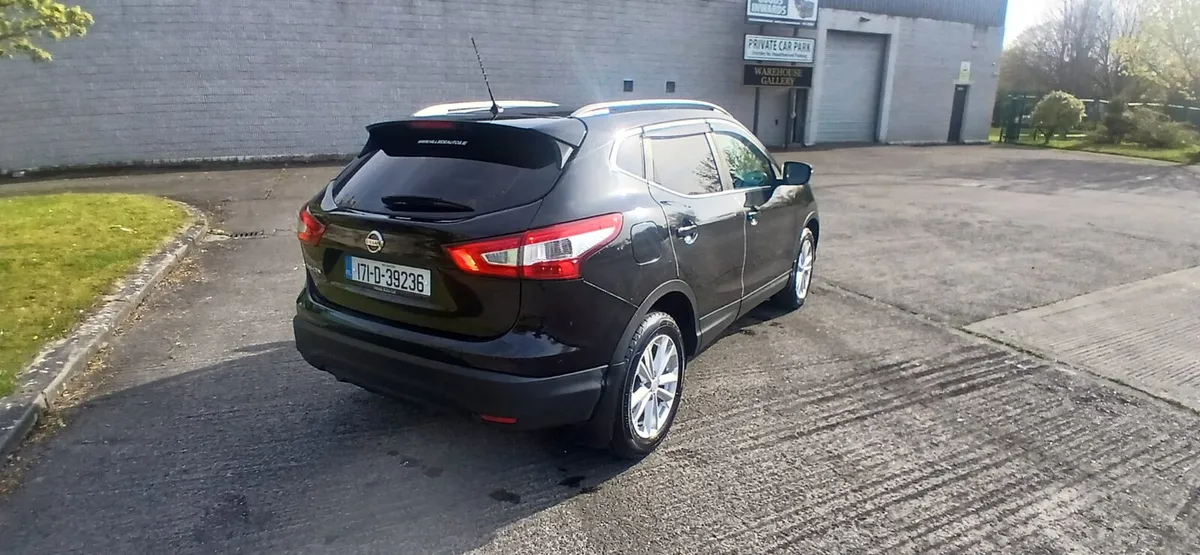 171 Nissan Qashqai suv commercial - Image 3
