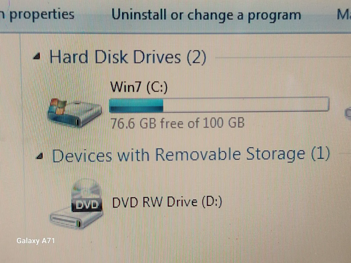 DELL Laptop XPS M1330, Windows 7, 4GB Ram, 300GB - Image 2