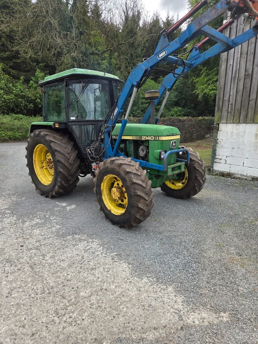 John Deere 2140 tractor - Image 1