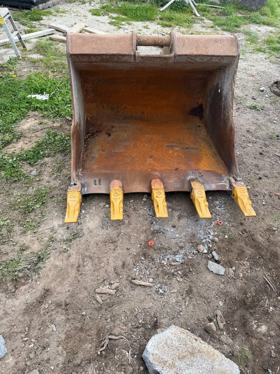 Digging Bucket 65mm Pin - Image 1