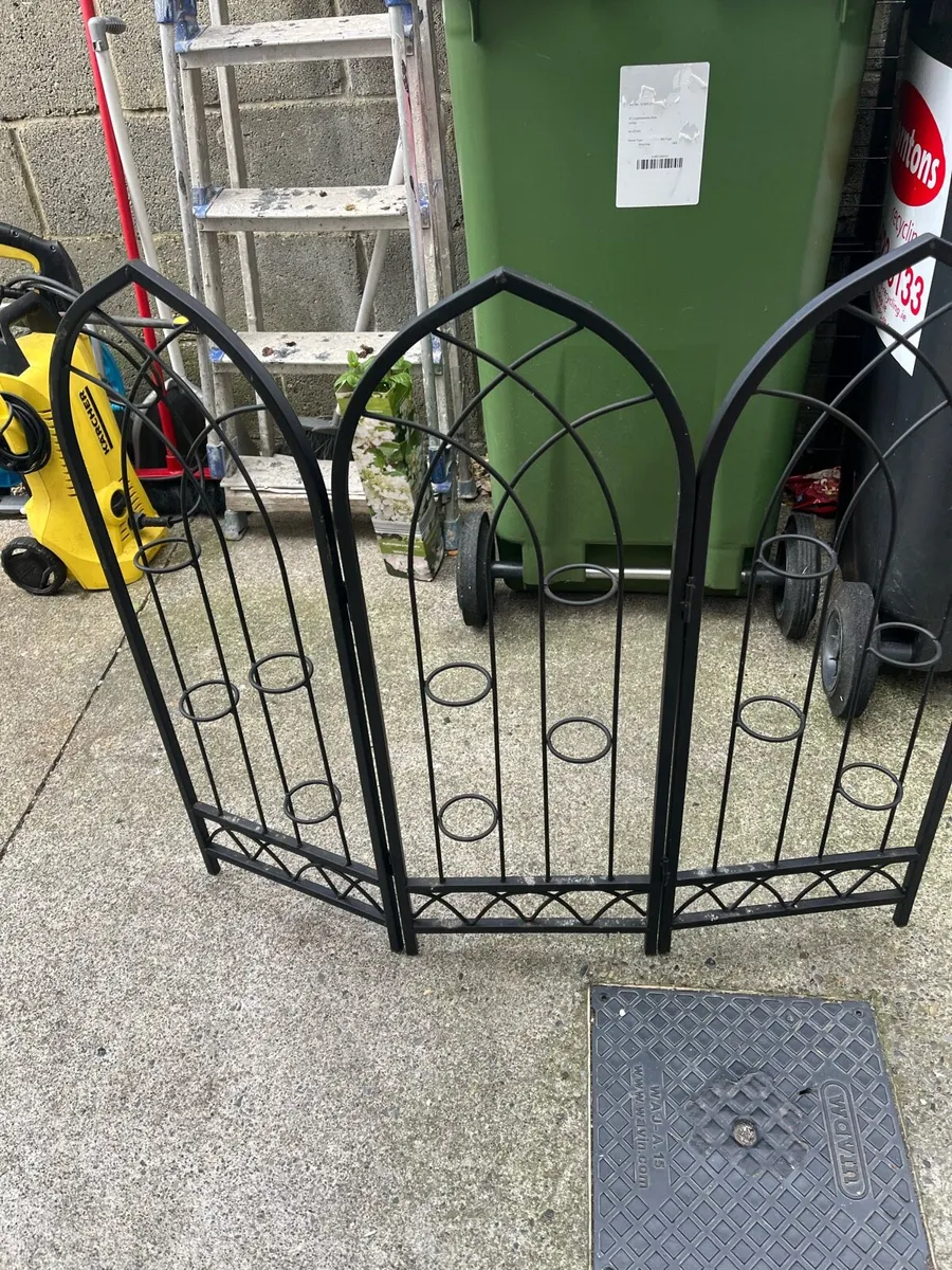 Fire guard - Image 1