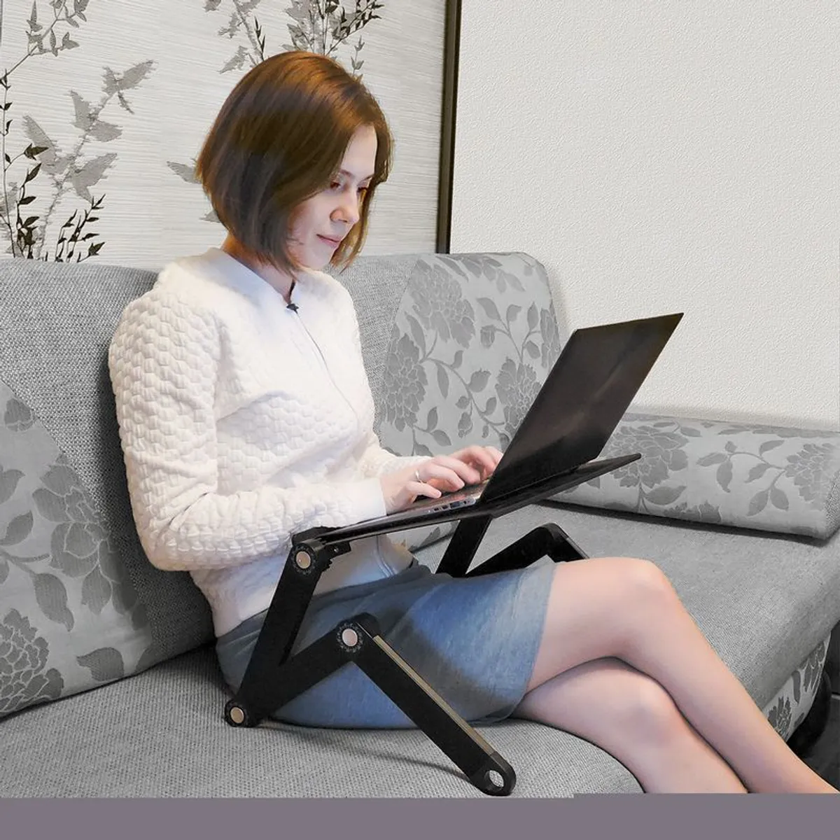 Newton Folding Labtop Table - Image 1