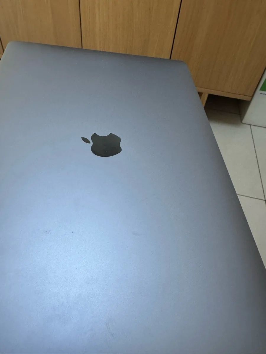 MacBook Pro 16” 2019 - Image 2