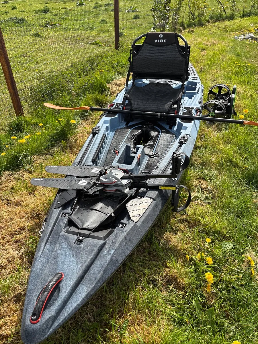 Vibe Shearwater 125 Fishing Kayak V. Good Conditio - Image 1