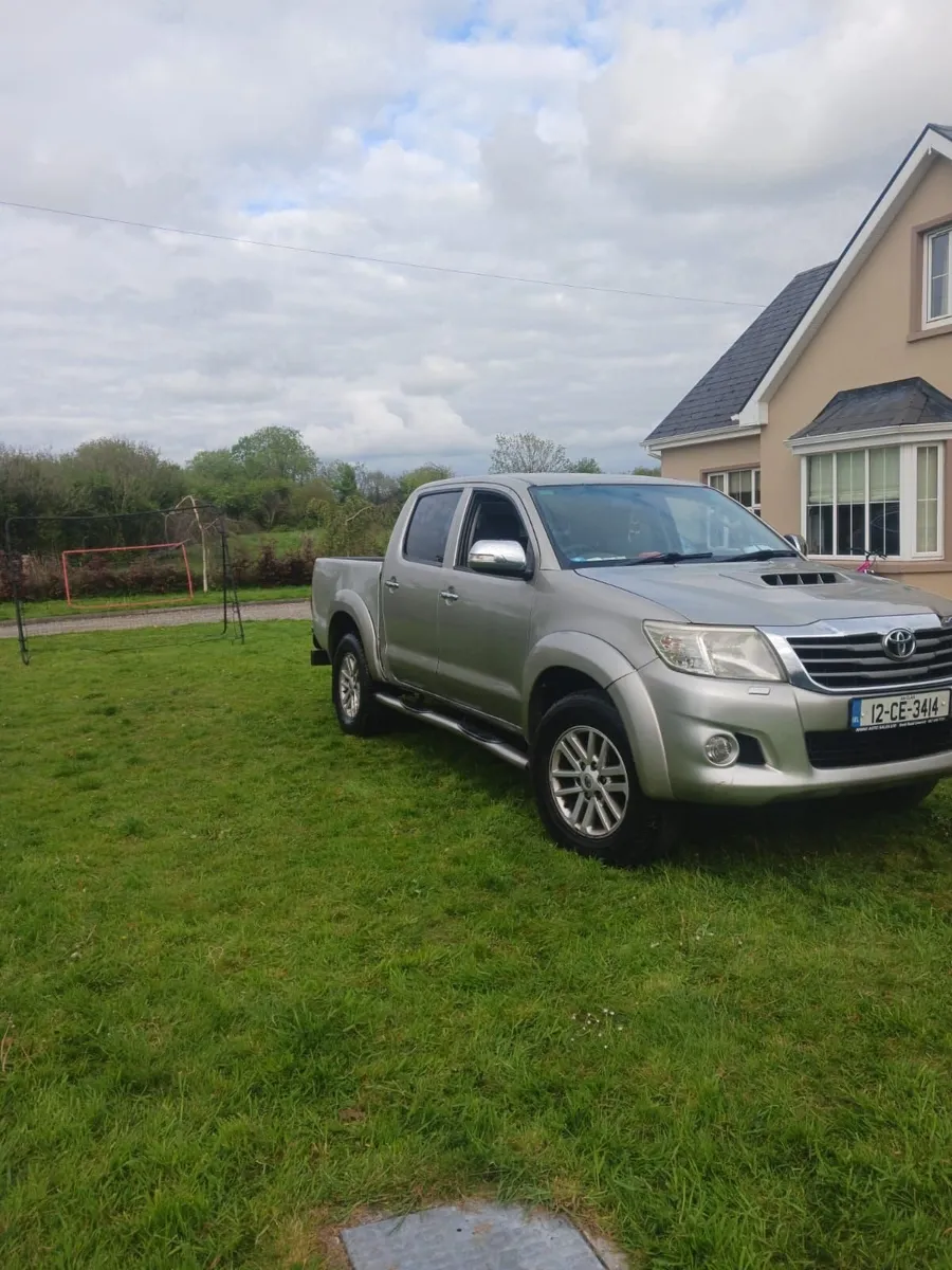 Toyota Hilux 2012 - Image 2