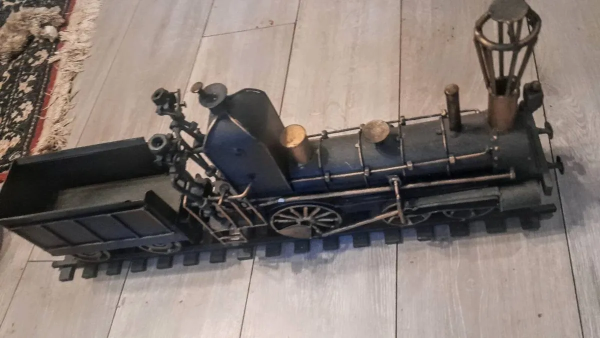 Massive cast iron train unique item - Image 1