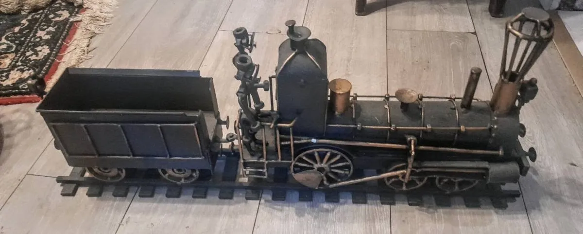 Massive cast iron train unique item - Image 2