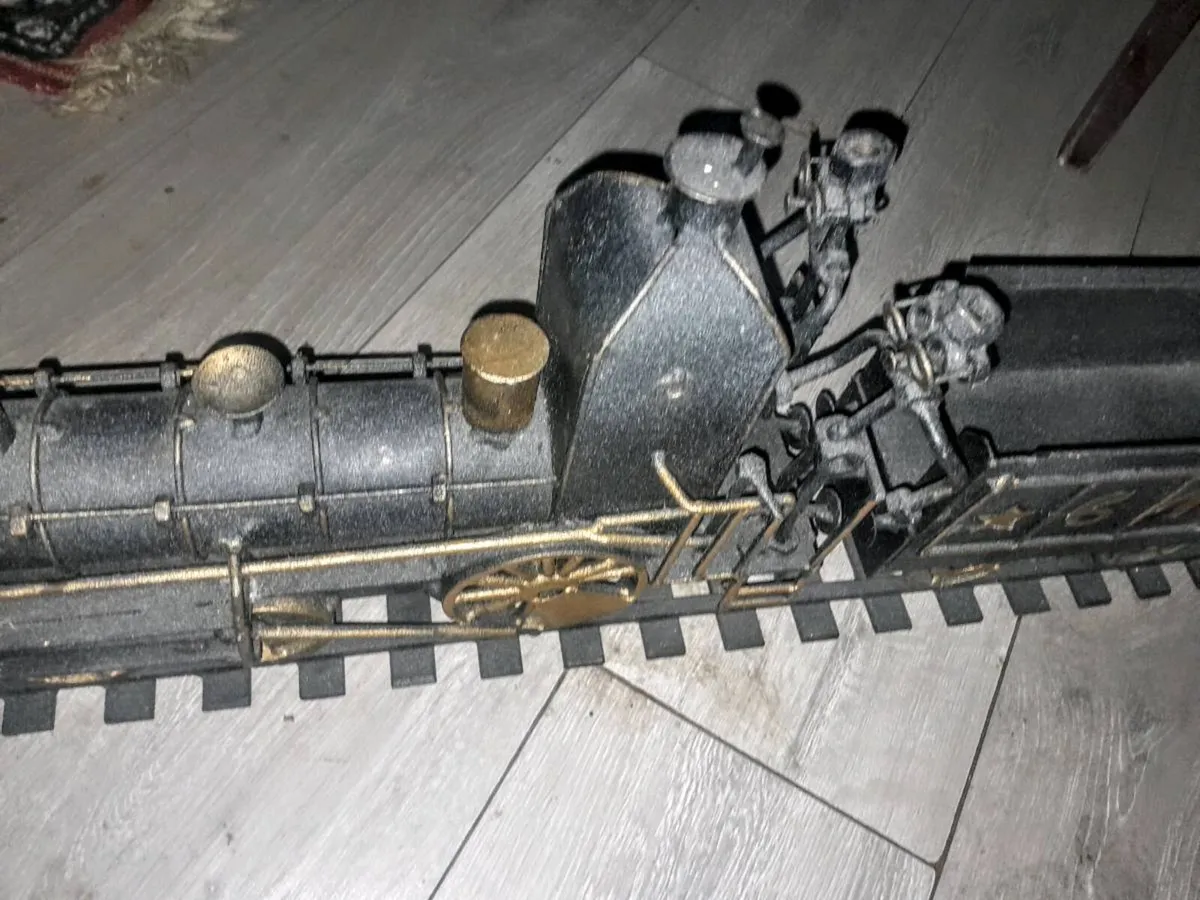Massive cast iron train unique item - Image 3