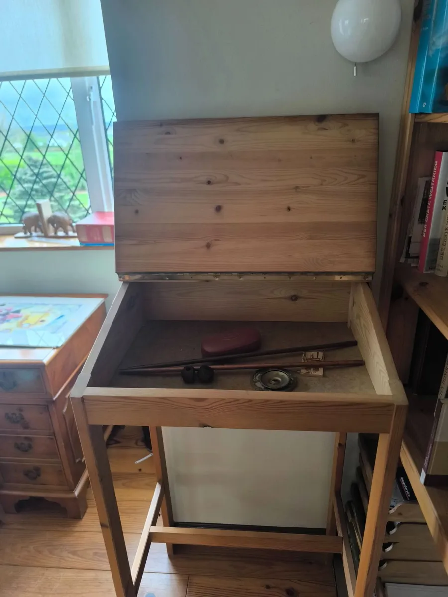 Wooden Lectern - Image 2