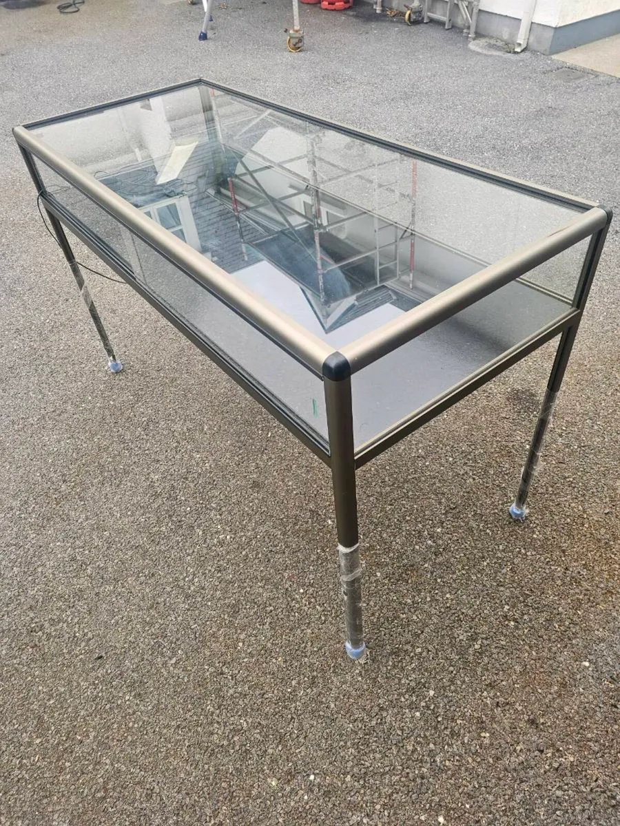 Display cabinet - Image 1