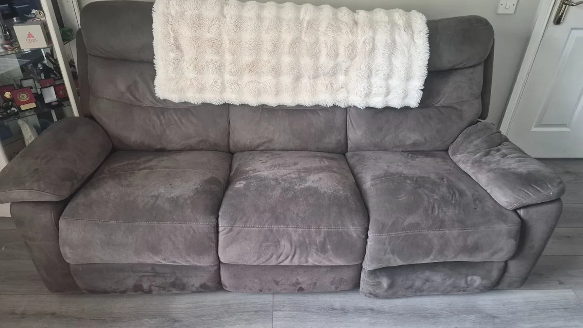 Couch - Image 2