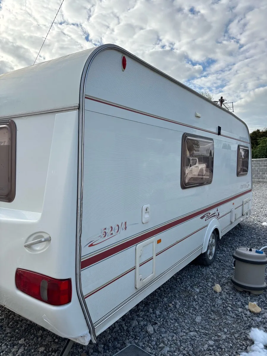 CLEAN COACHMAN 4 BERTH - Image 3