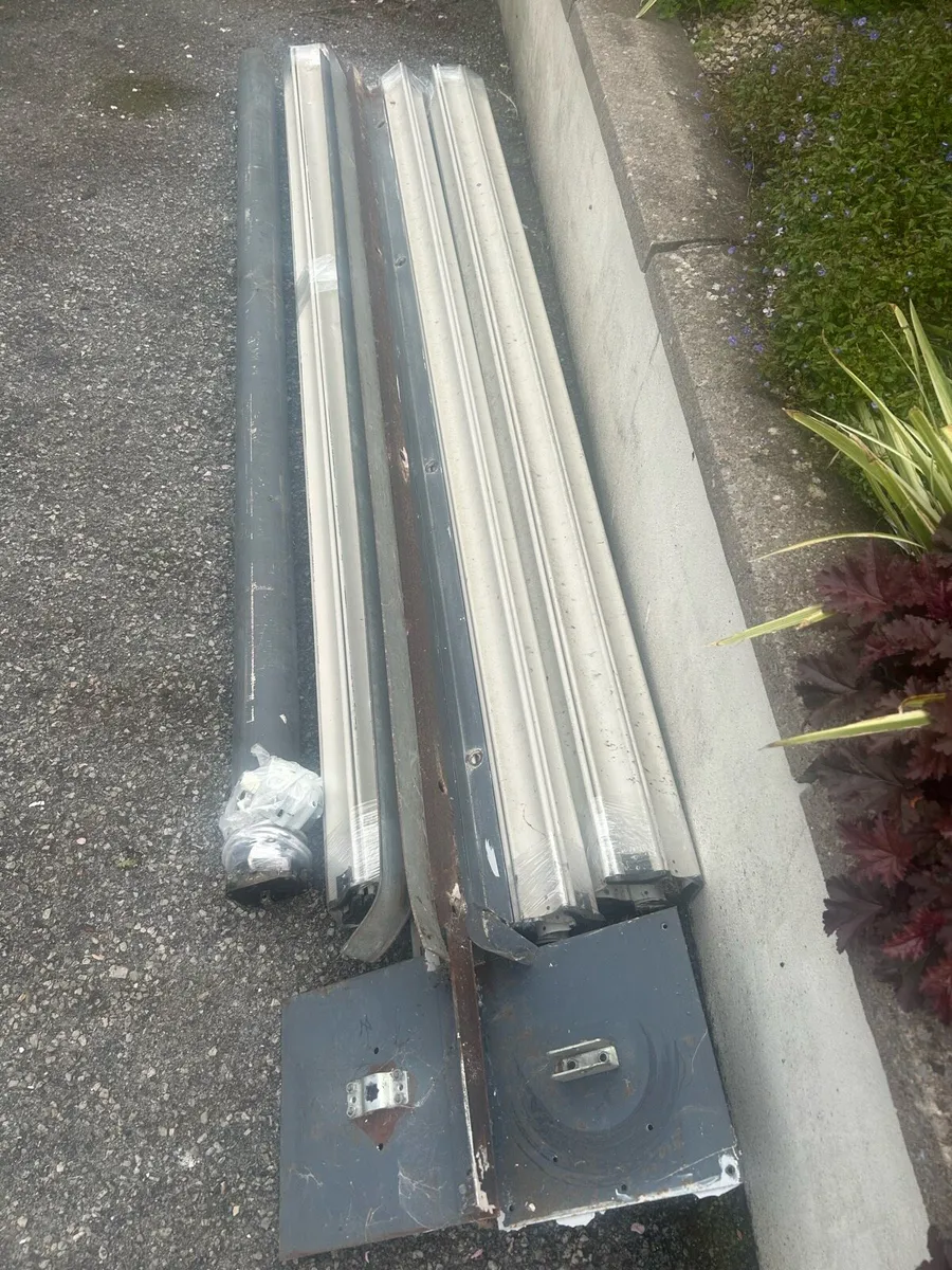 8x8 Electric Roller Door - Image 1